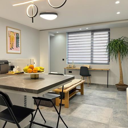 Luxury Downtown Apartment Α6 テッサロニキ エクステリア 写真