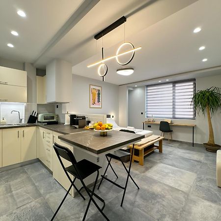 Luxury Downtown Apartment Α6 テッサロニキ エクステリア 写真